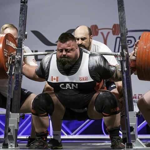 9 Tips To Squat Deeper + Advice From Pro Powerlifters