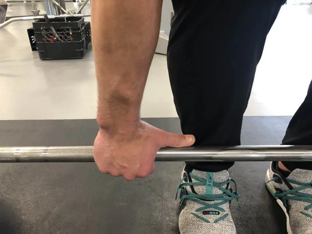 Deadlift grip width