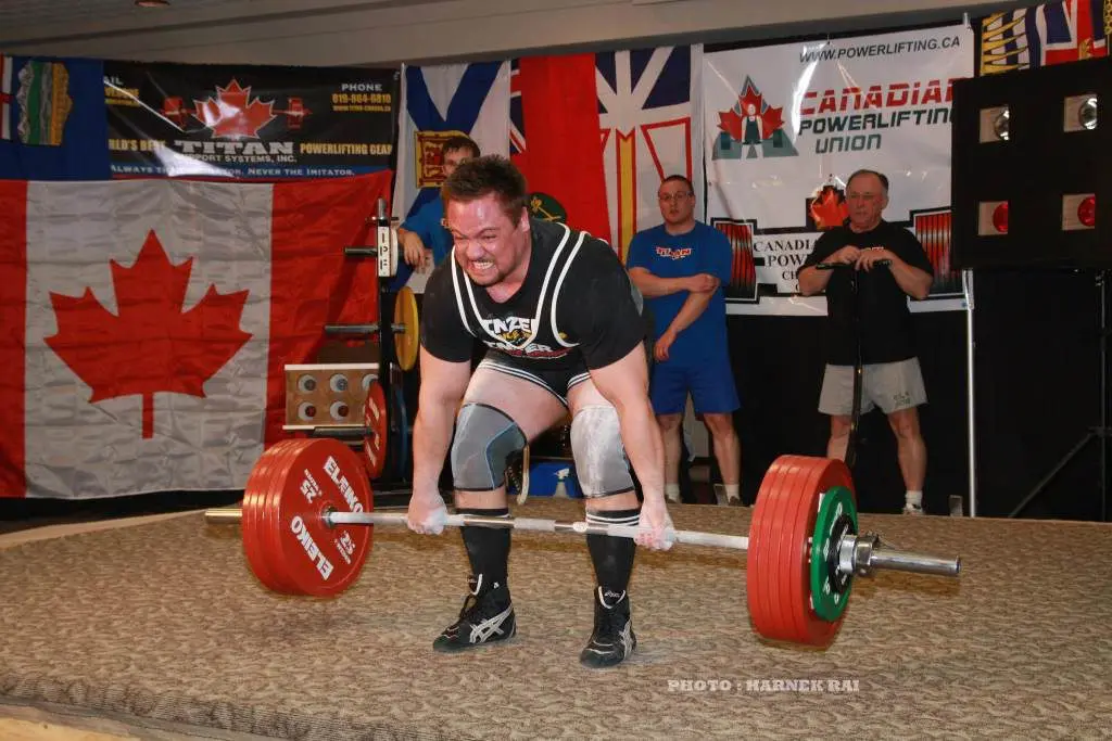 Grip width on the deadlift