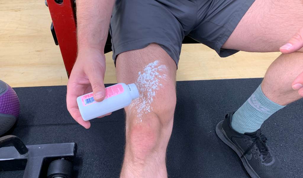 Baby powder on legs when lifting weights