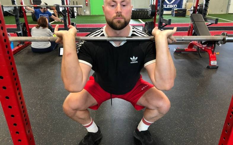 Front Squat With Straps: How & Why You Should Do It