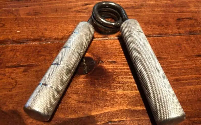 5 common protocols that you can use to increase your grip strength by using grip strengthener devices