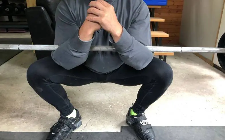 how to perform a zercher squat