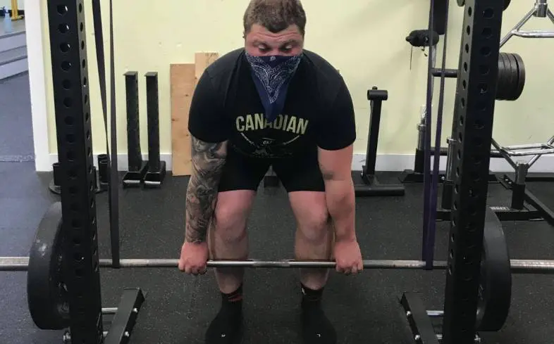 benefits of doing reverse band deadlift