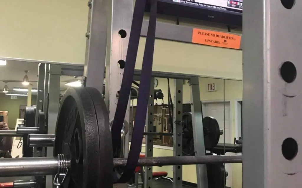 7 steps on how to set up the reverse band squat