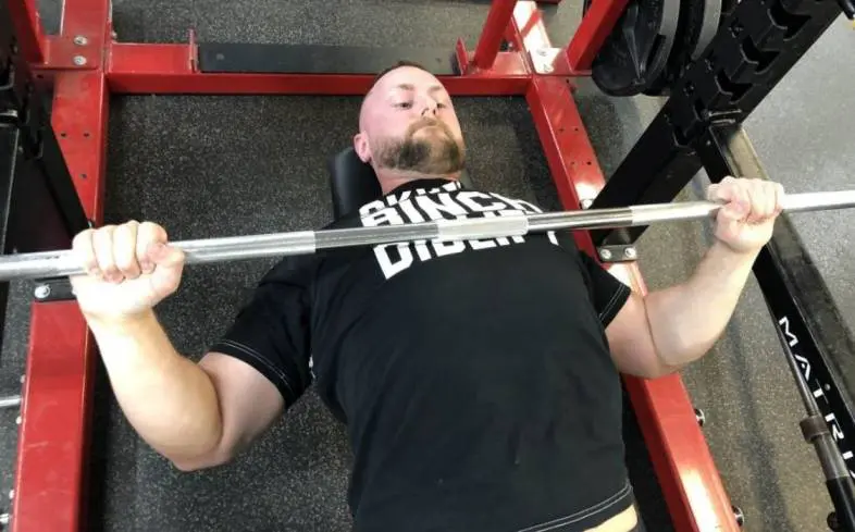 tips for training chest for powerlifting