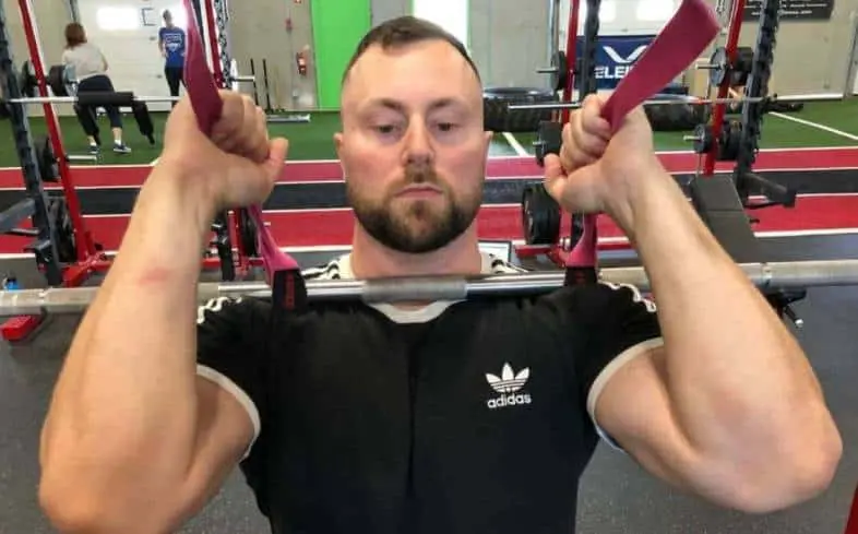 a strap-assisted grip may be a good alternative if you don’t have the mobility for a standard or modified standard grip