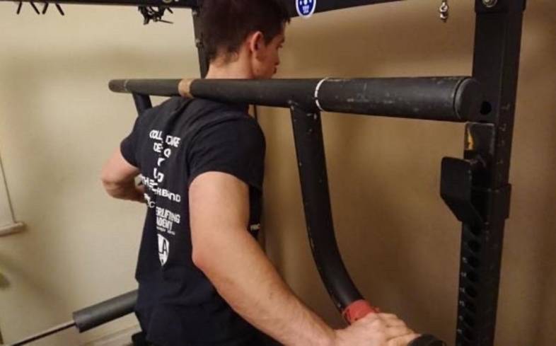 the 6 benefits to using the cambered squat bar