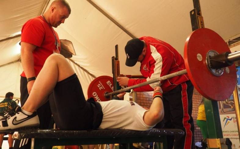 4 steps to breathing correctly in the bench press