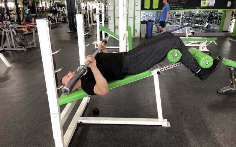 6 Decline Bench Press Benefits (Plus, 1 Drawback