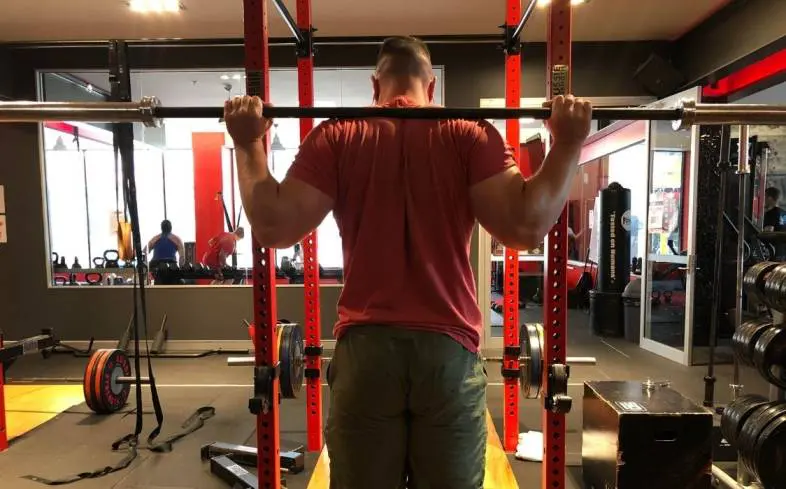 how to know when you need a narrower grip in squat