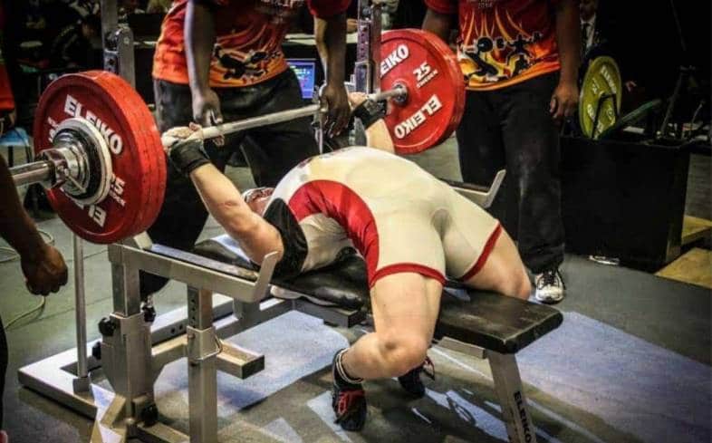 creating an arch in bench press