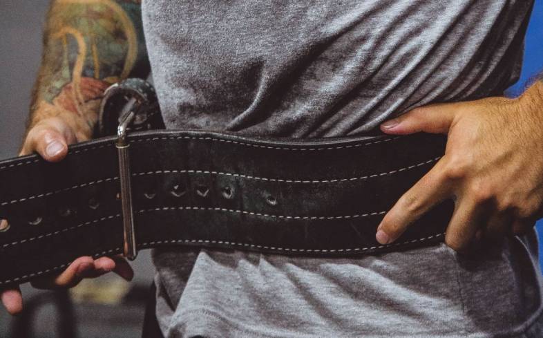 How Tight Should a Lifting Belt Be?