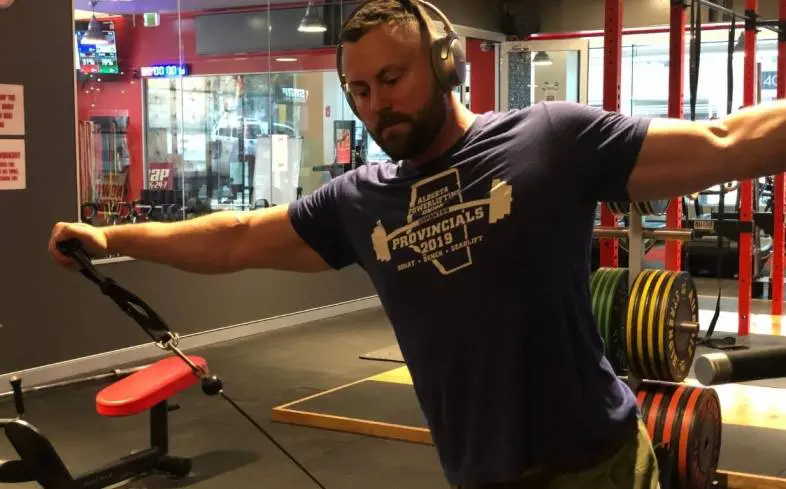 how to maintain strength while on a cutting program for powerlifting