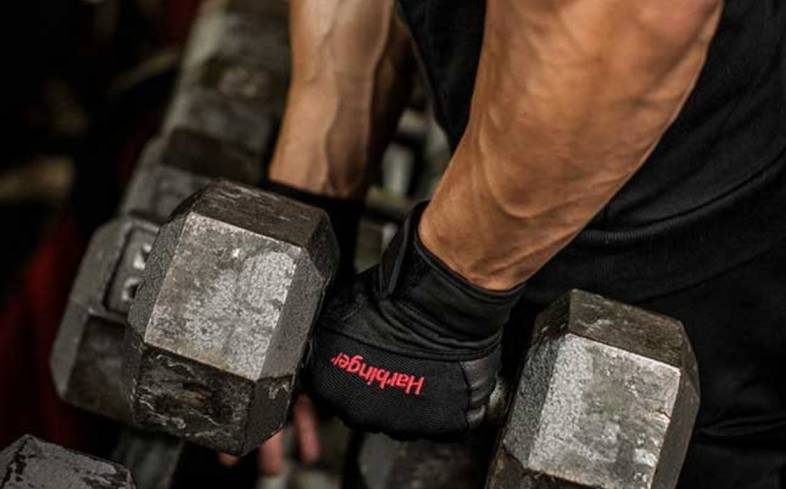 the benefits and reasons why many lifters opt for lifting gloves