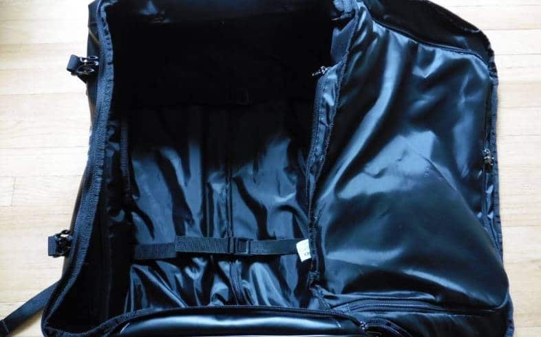 what to look for in a gym bag with wheels