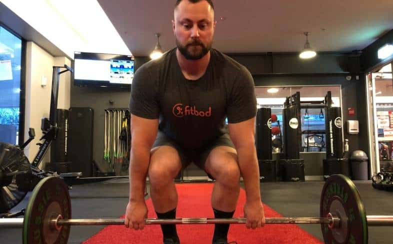 deadlifting without a belt will strengthen our core