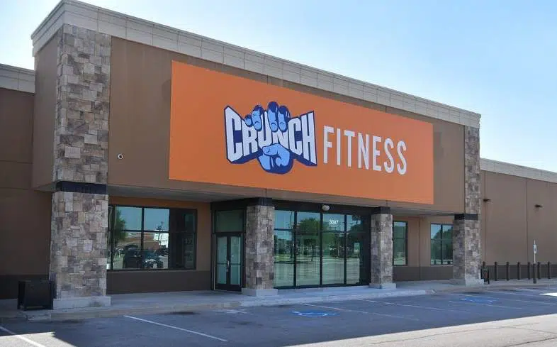 Crunch vs LA Fitness: Differences, Pros, Cons 