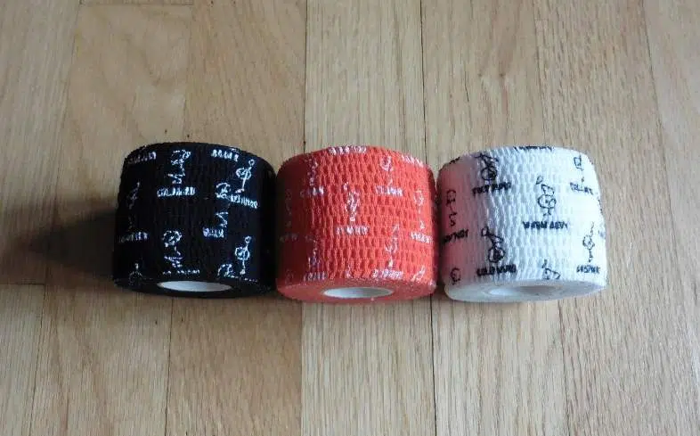 3 rolls of tape for lifting
