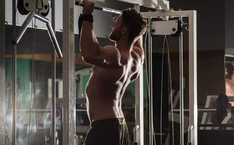 5 tips to activate your lats more in the pull-up
