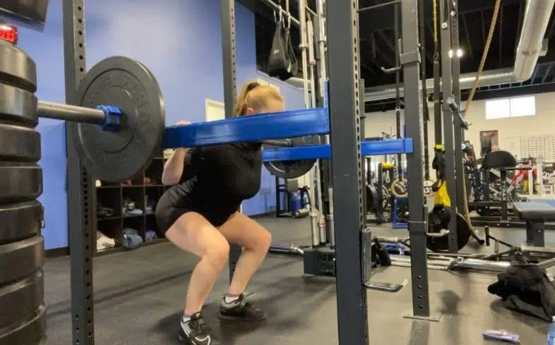 How To Do Anderson Squat Step 6: Make sure the bar comes to a stop on the pins before you start your next rep