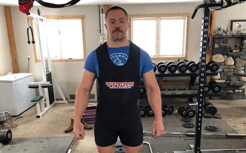 should you wear your powerlifting singlet in training
