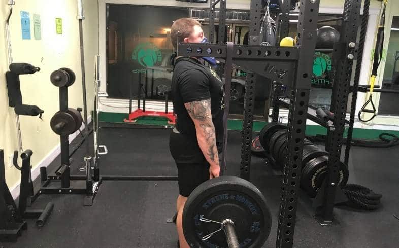 What areas of the back are not targeted with deadlifts?