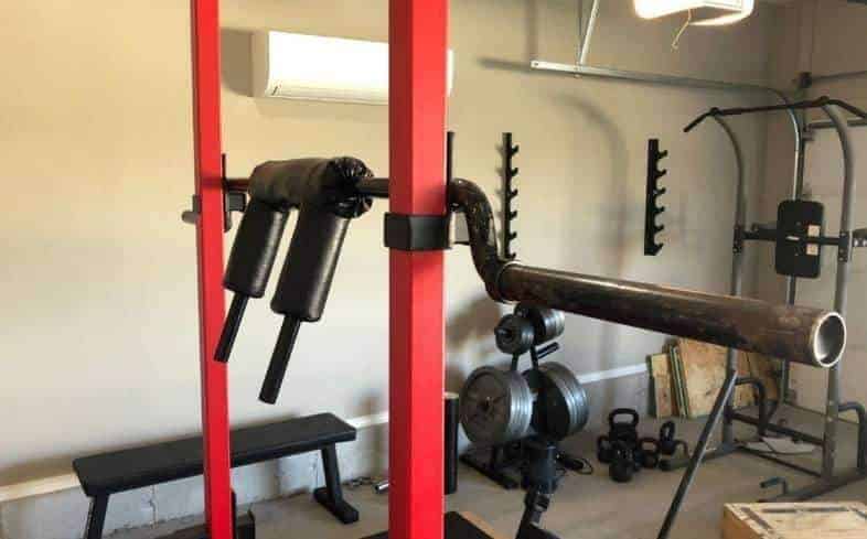 key features of a squat rack