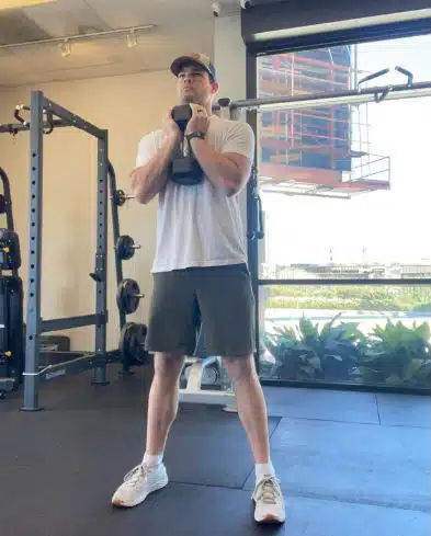 how to hold dumbbells