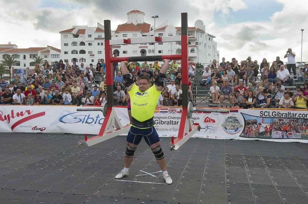 strongman-doing-yoke-in-gibraltar-competition
