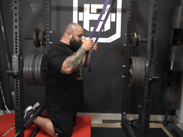 Nordic Curls for Powerlifters: Stronger Legs, Stronger Pulls